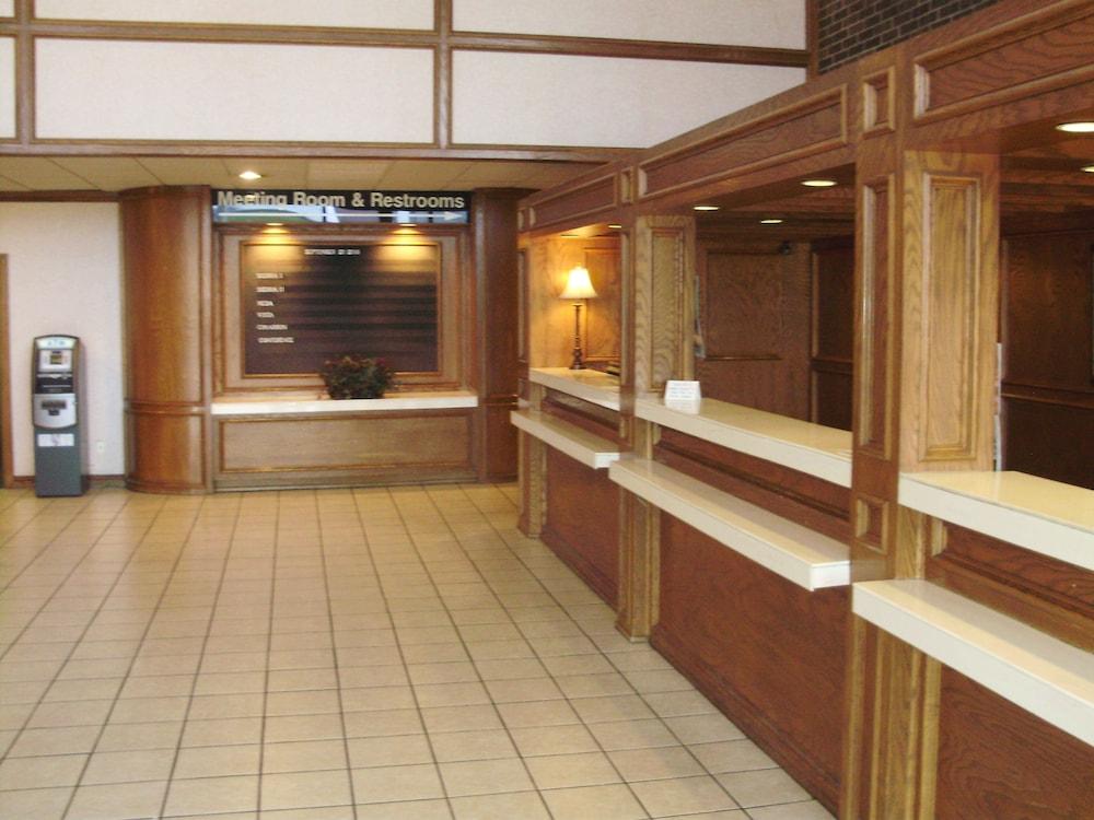 Trade Winds Central Inn Tulsa Exterior foto